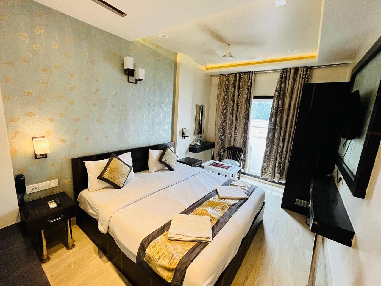 Standard Room — Varanasi Heritage